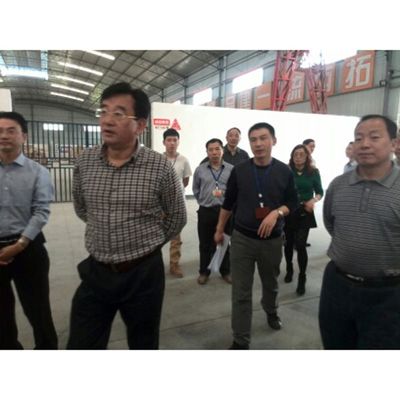 重庆潼南蹇县长带领县领导到公司检查指导工作 - 重庆西拓金属制品 重庆西拓金属制品官网 - 九正(中国建材第一网)